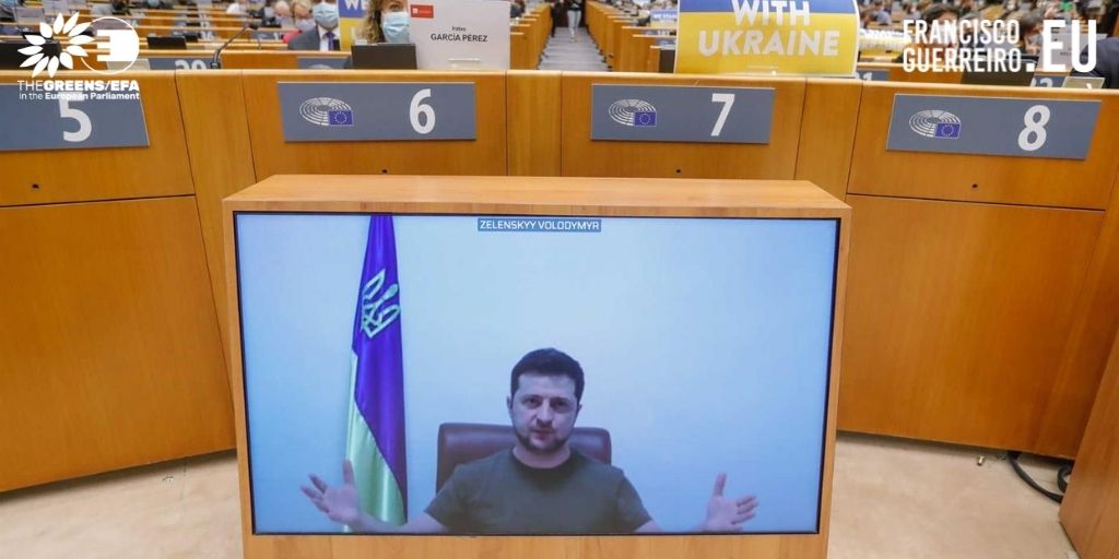 Presidente ucraniano fala ao Parlamento Europeu : Sem vocês a Ucrânia ficará sozinha