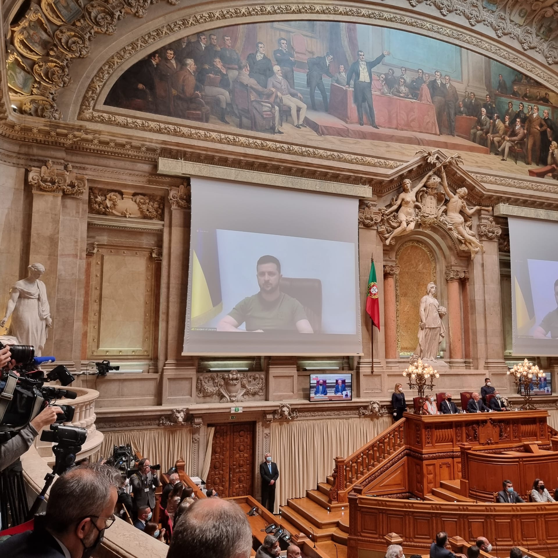 Ucrânia: Parlamento Português recebe Presidente Zelensky