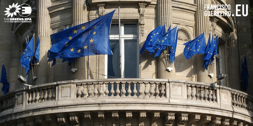 Eurodeputados solicitam revisão da legislação em matéria de contratos públicos 